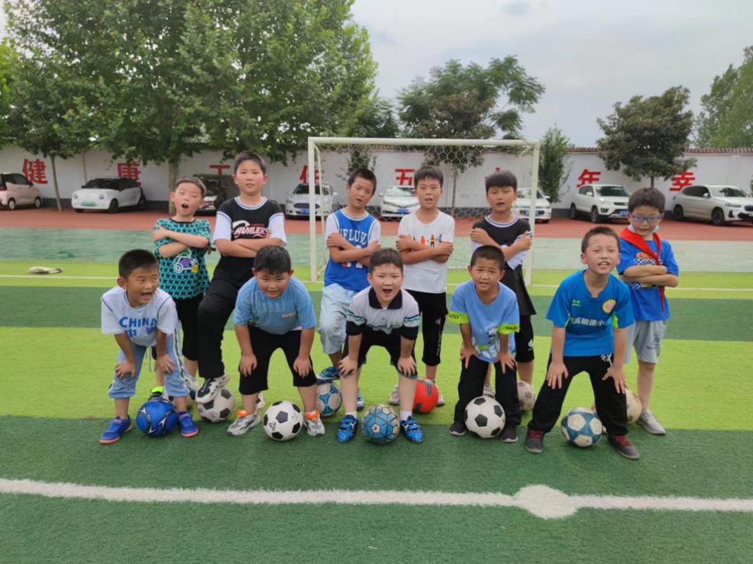 各学校开展丰富多彩的社团活动,多彩社团精彩纷呈