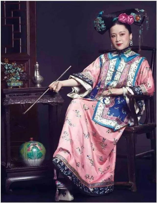 清朝花盆底鞋的演变,清朝花盆鞋谁发明的