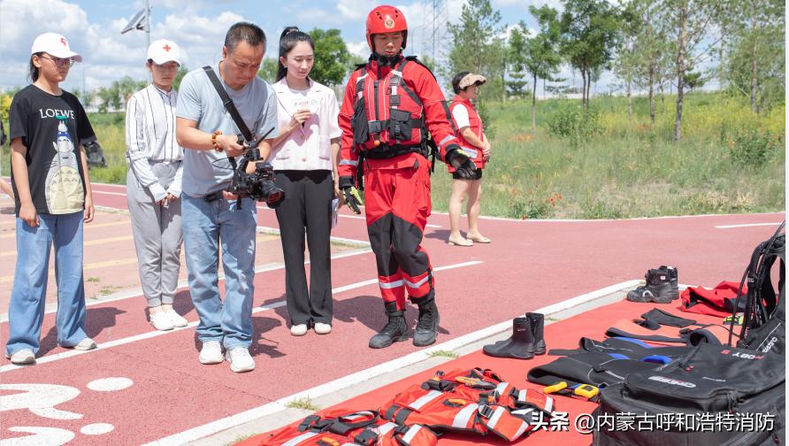 溺水的防范与自救直播公益亲子课,芒果tv湖南教育直播防溺水