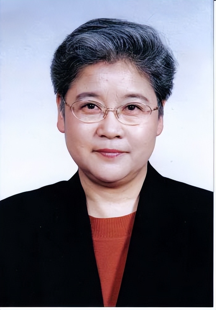 她是中国外交界的明星,基辛格称她可以竞选美国总统,80岁仍未婚