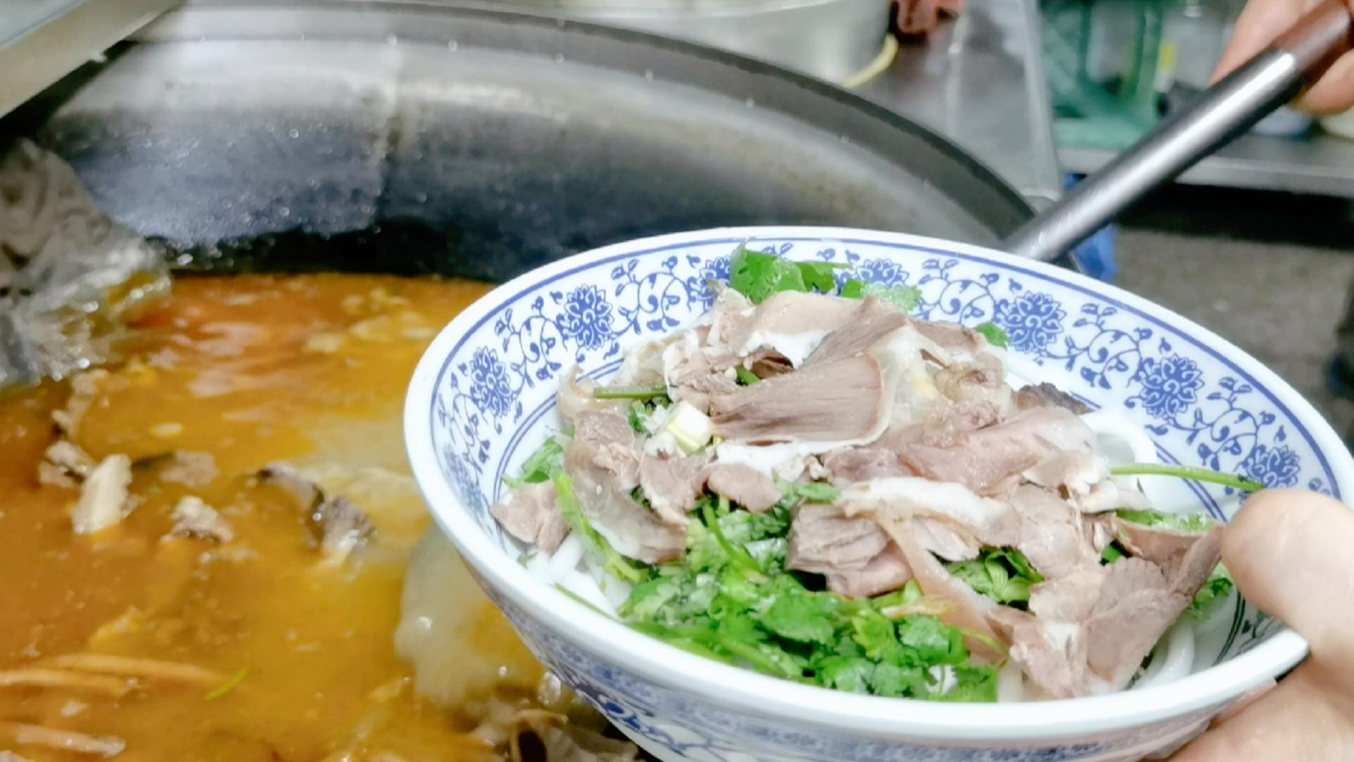 中国舌尖上的贵州美食地方特色菜,来贵州不得不品尝的两道贵州菜