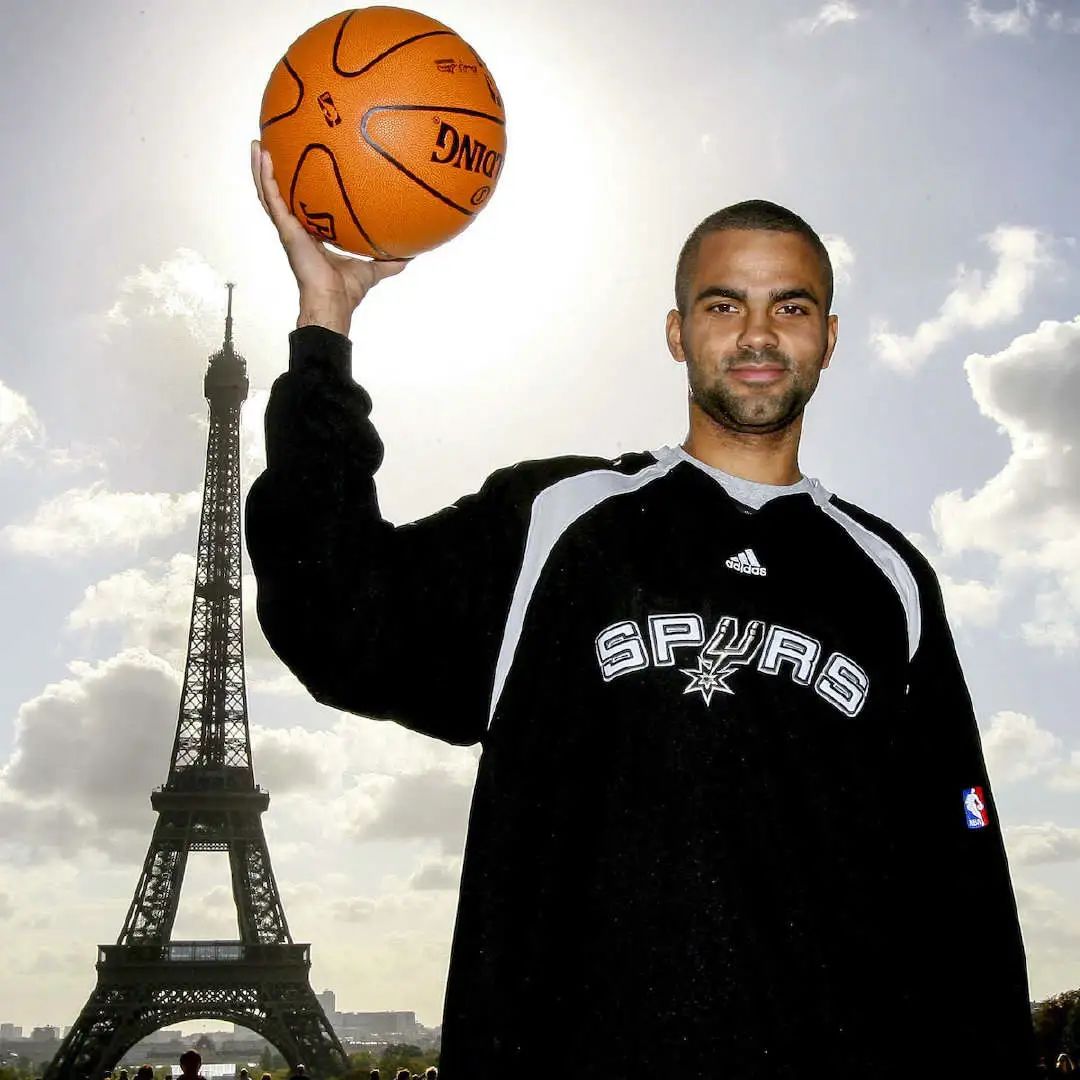 维金斯为什么要代言匹克,维金斯怎么不穿匹克的鞋了