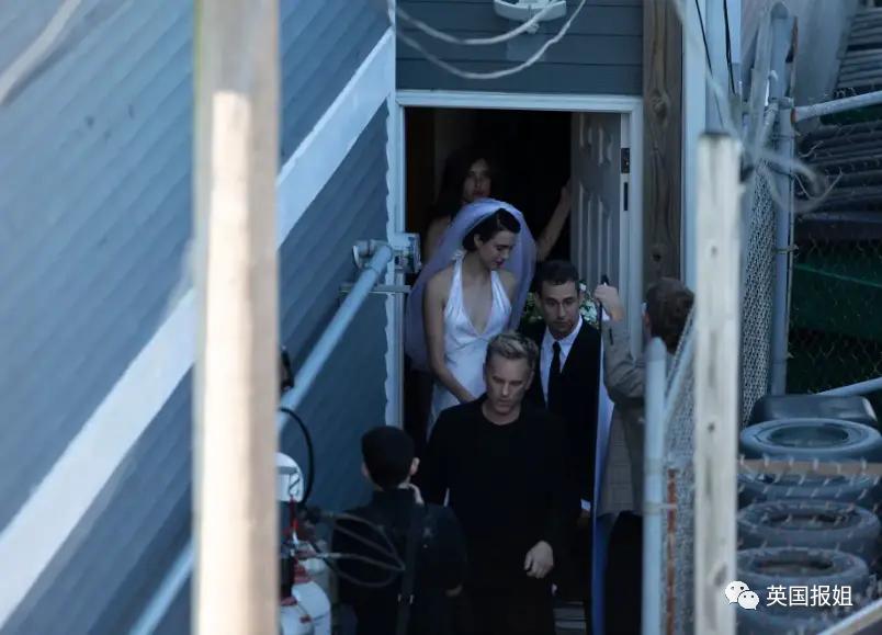 霉霉演唱会美国小姐开场自我介绍,霉霉与打雷姐现身超级碗