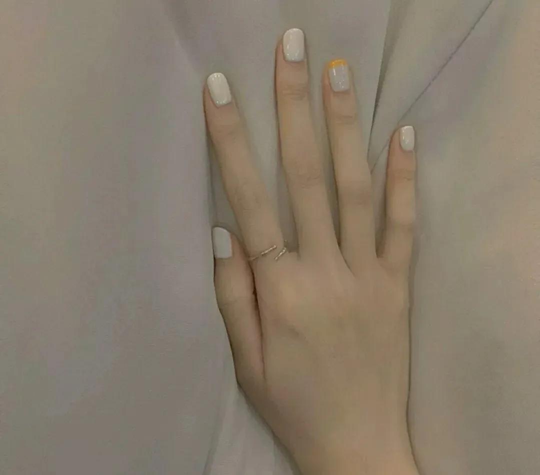 哑光美甲和亮面美甲,美甲教程和美甲技巧