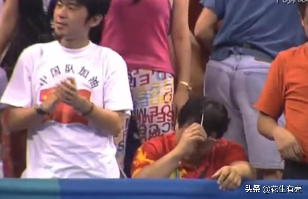 19年王楚钦看孙颖莎打球,陈玘刘国梁评价