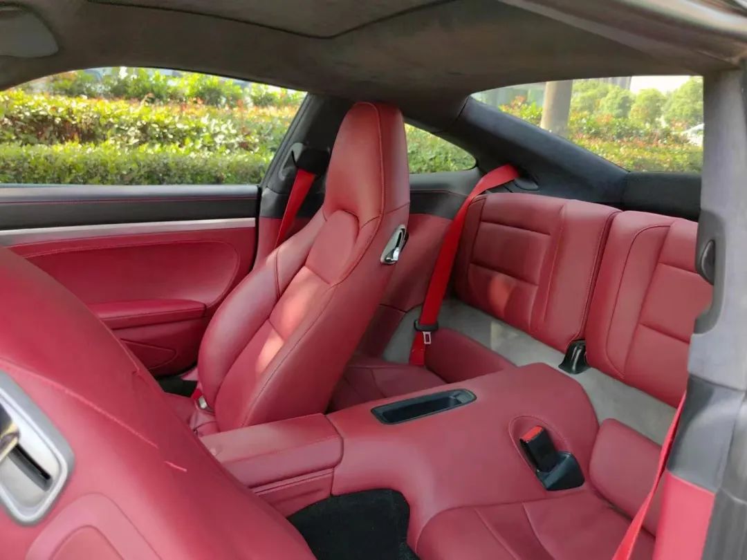 二手保时捷718敞篷跑车多少钱一辆,二手保时捷跑车要多少钱