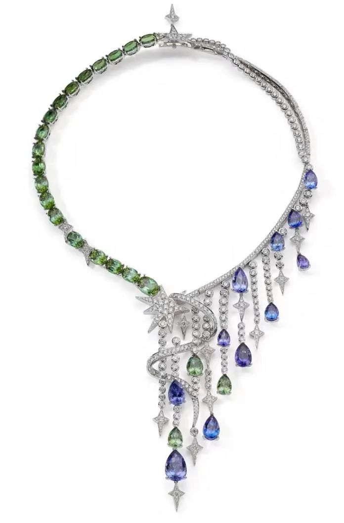 为英国女王定制手表,为英国女王定制帽子