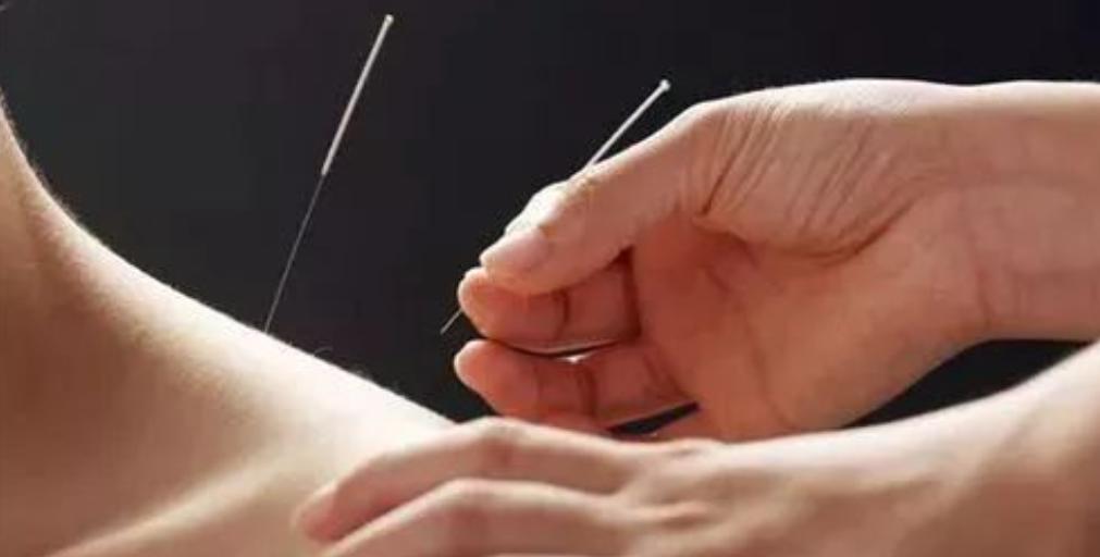 肩膀酸疼是颈椎引起的不,肩膀疼又不是肩周炎是怎样引起的