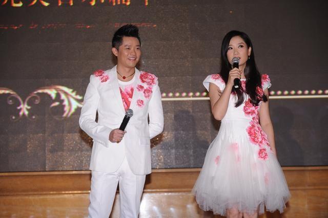 凤凰传奇24年前的约定五五分账,凤凰传奇凭什么五五分账