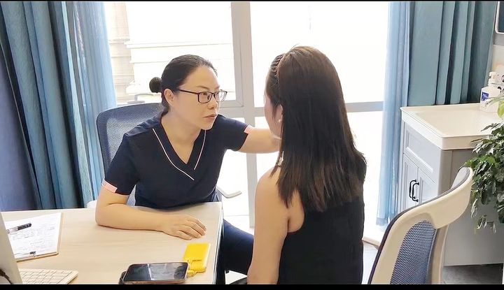 全切双眼皮第十天双眼不对称,双眼皮术后不对称是什么原因