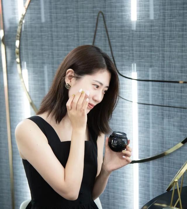 海蓝之谜赫莲娜cpb水乳怎么选,晚霜测评赫莲娜cpb海蓝之谜娇韵诗