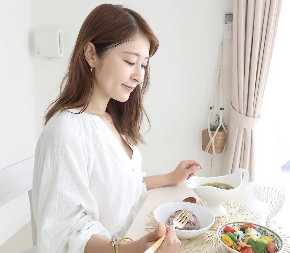 世界杯男足高颜值太太团,日本男足太太团亚洲杯