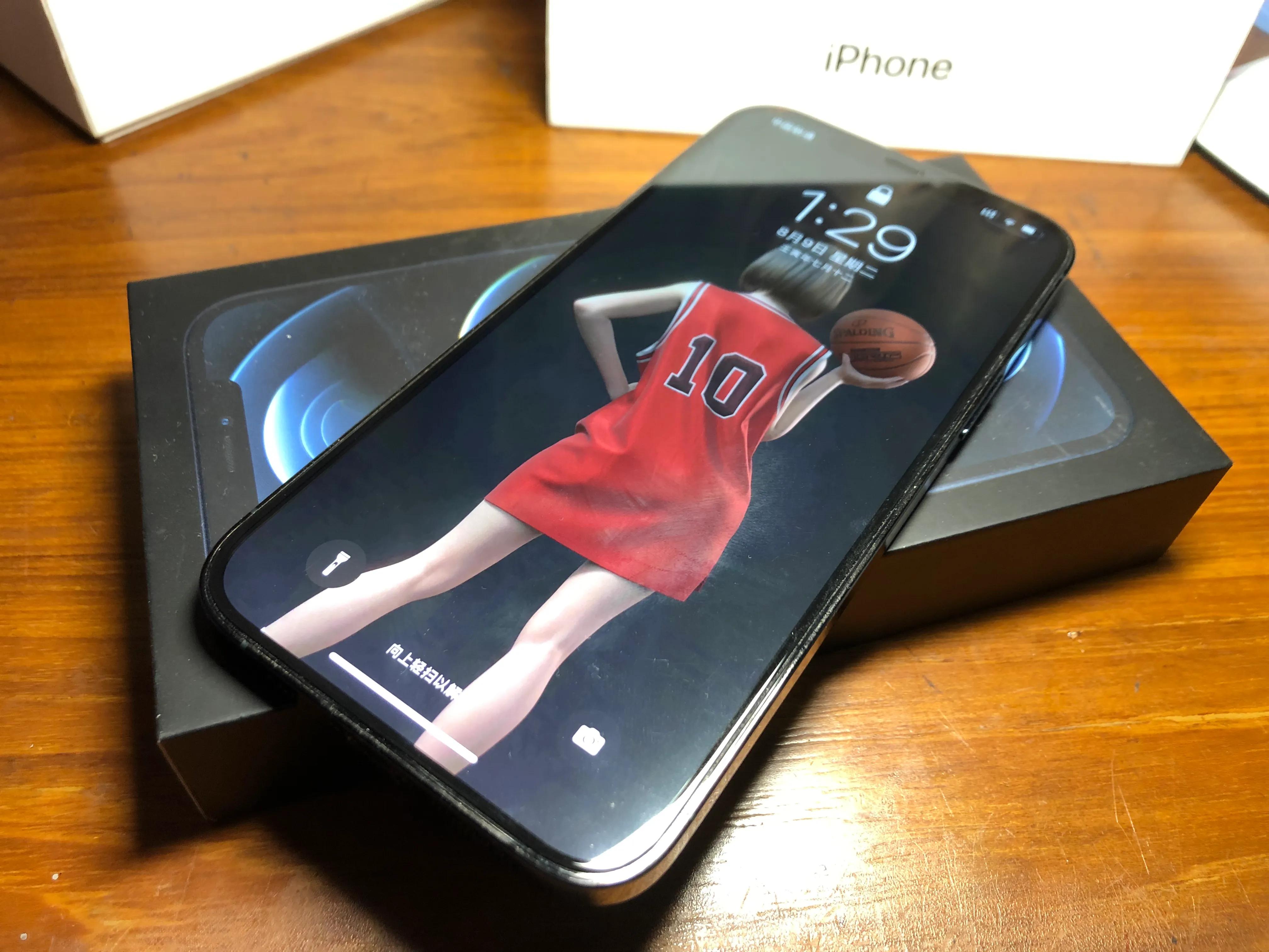 几年前的旧苹果手机,80年代的苹果手机