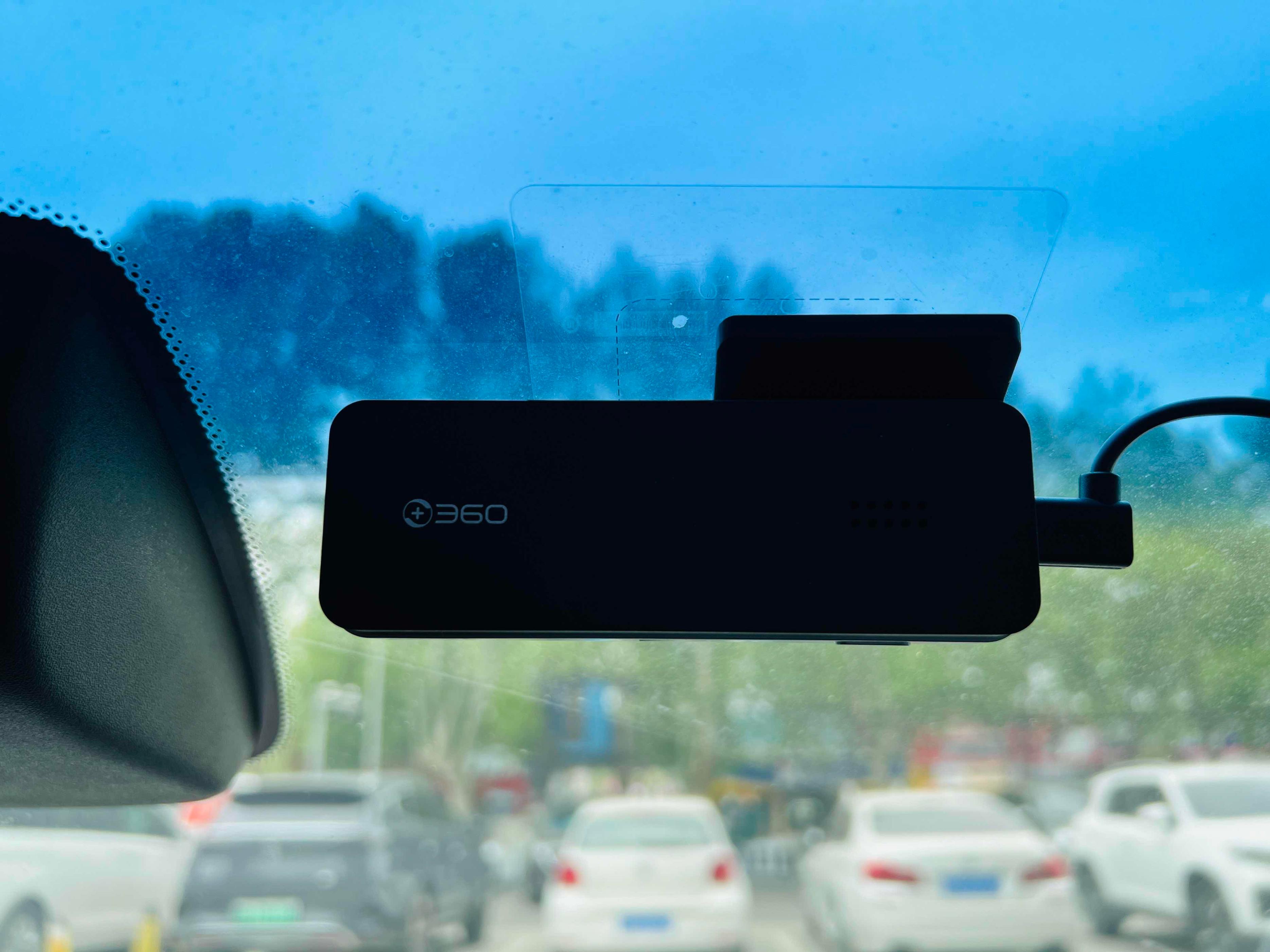 360行车记录仪k580有些什么功能,360行车记录仪k580和g300哪个好