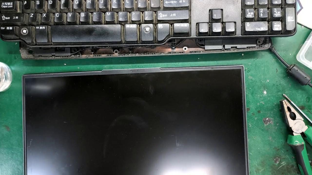 拯救者弯了怎么办！一台在保的联想拯救者弯了