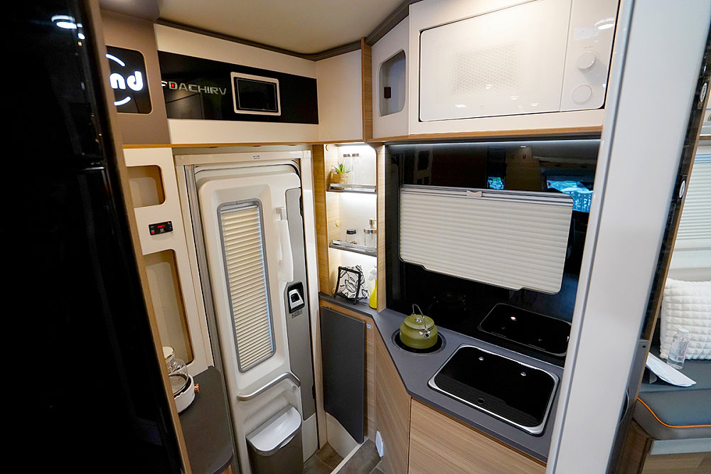 大驰蛮牛双拓展房车配置,大驰蛮牛c型双拓展房车参数油耗