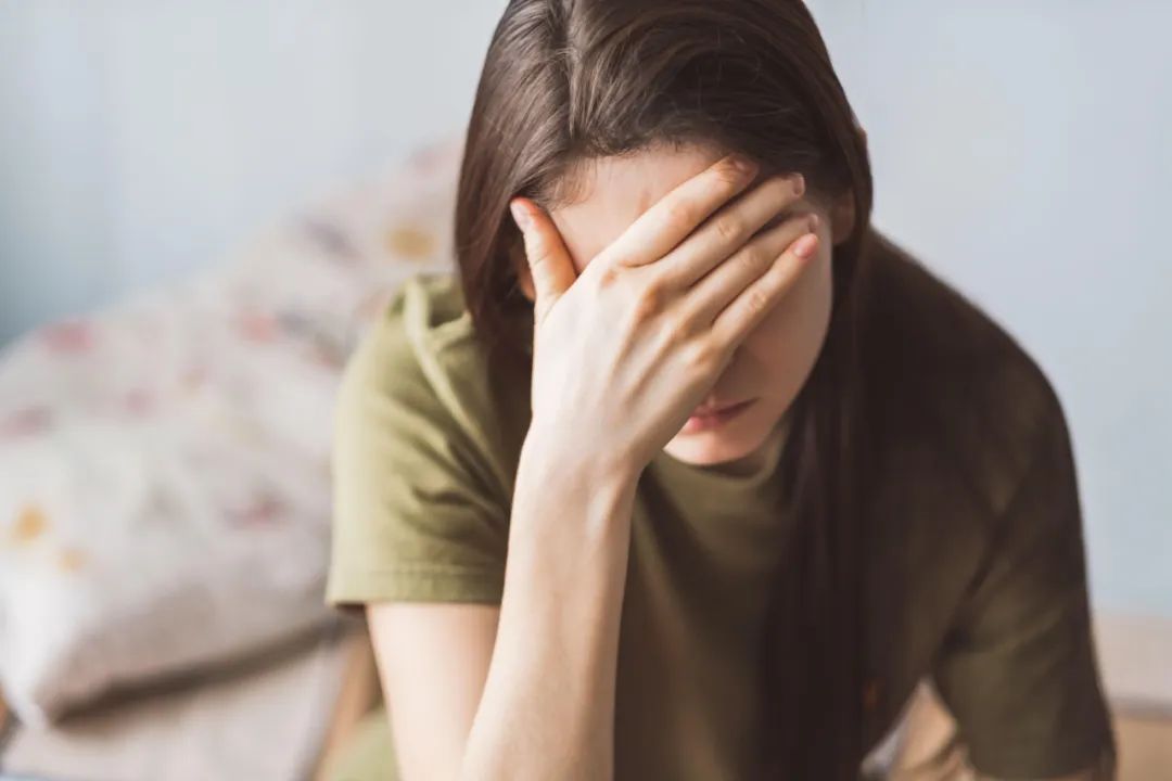 阳了全身酸痛发烧喉咙痛吃什么药,阳了发烧喉咙痛怎么缓解