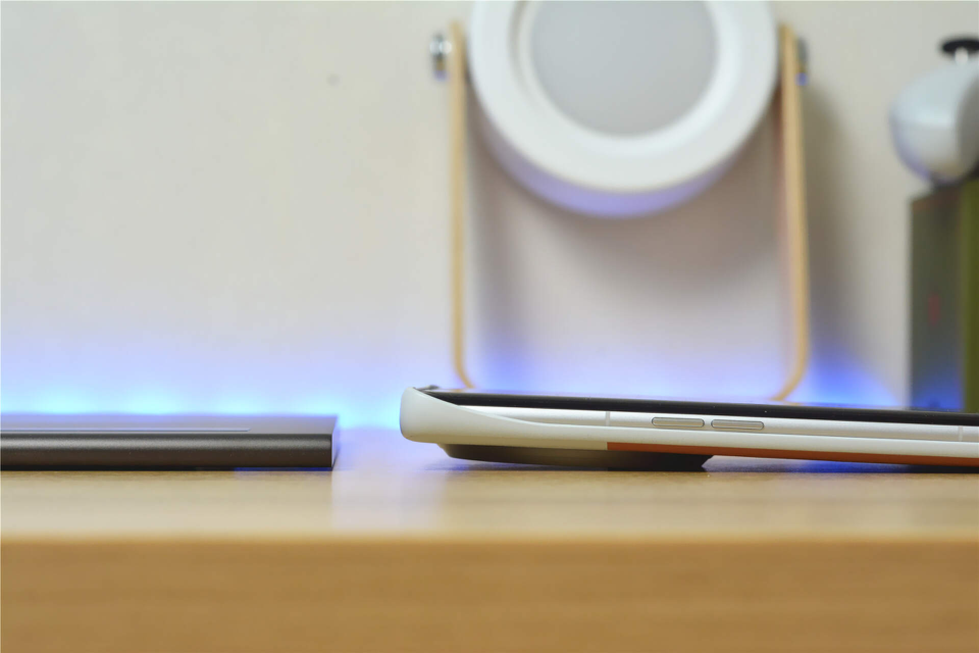 目前市面上最好的oled显示器,目前oled最好的显示器