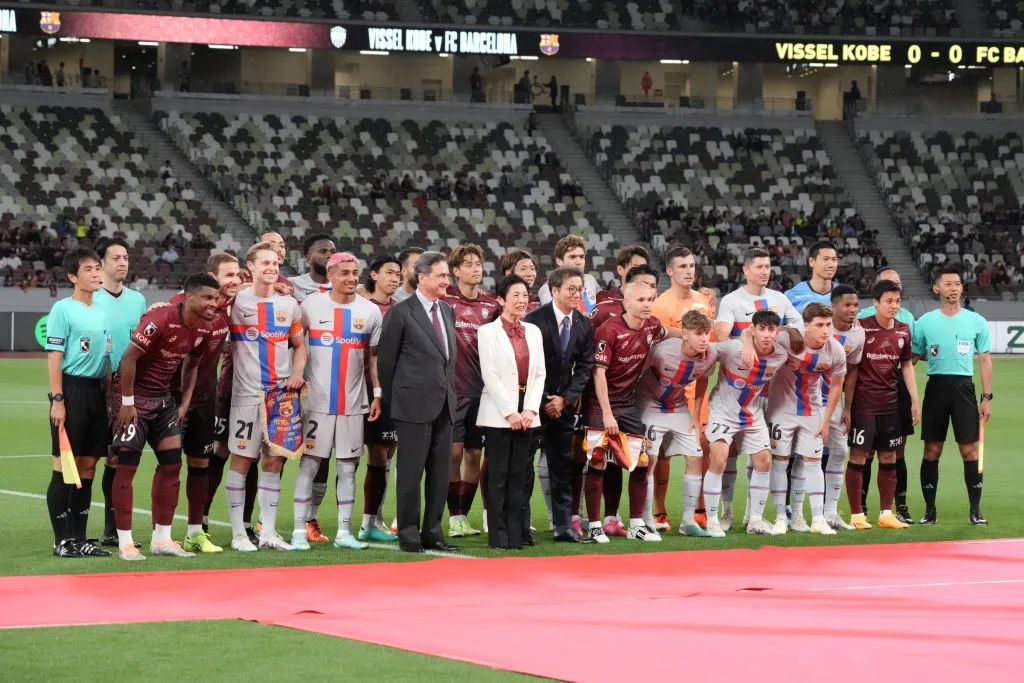 微凉晨光里再次遇见你,微凉晨光里笑得很甜蜜什么意思