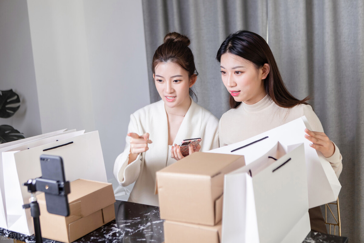 直播带货必须知道的三个核心,直播带货的大概逻辑和玩法