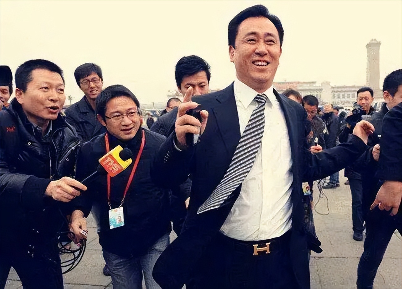 许家印欠多少个亿没被执行,许家印成为被执行人房子还会交吗