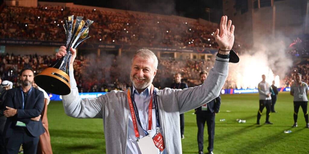 蓝桥“罗曼史”难续，政治斗争下的亏本经济账