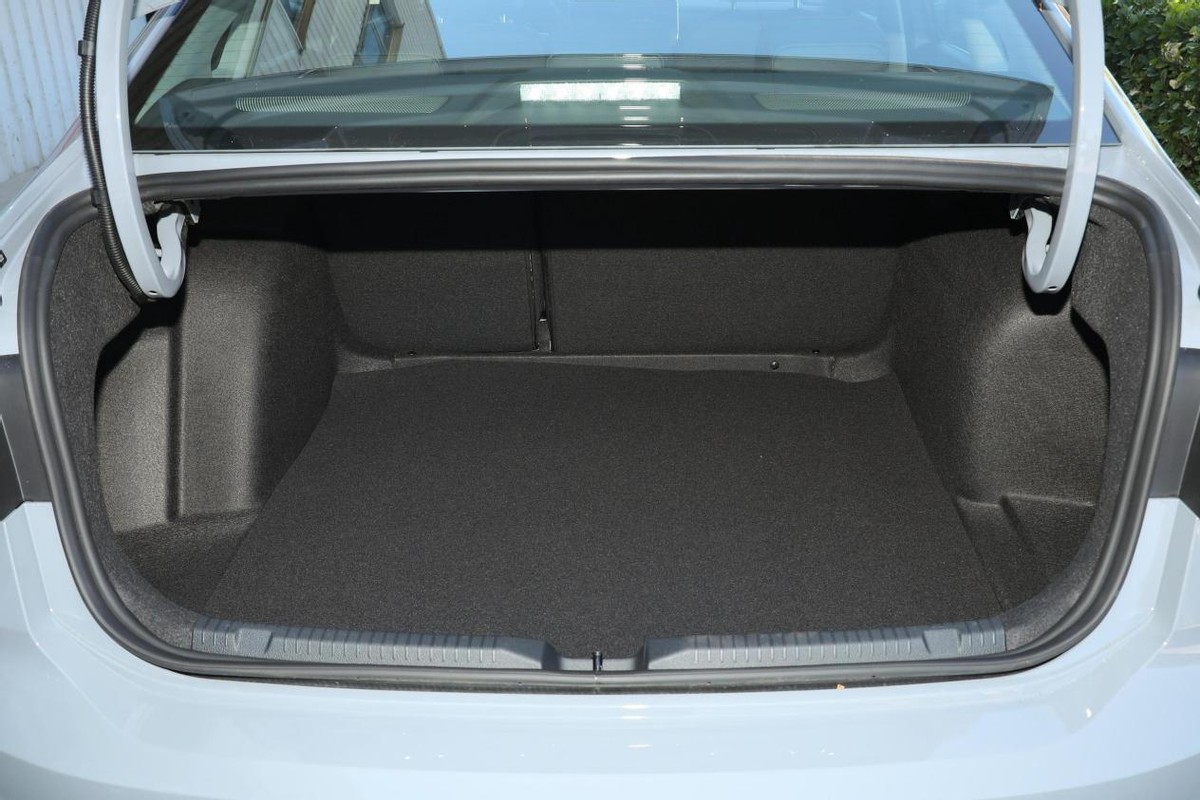 大众朗逸2023款plus1.4t舒适版,朗逸2023款1.5l自动舒适型价格