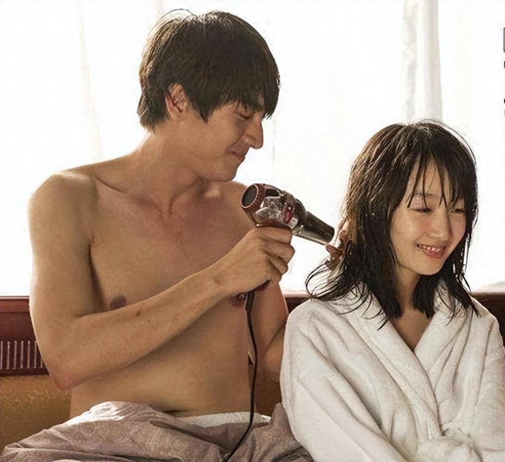 曾志伟周冬雨现状,曾志伟为何要爆料周冬雨呢