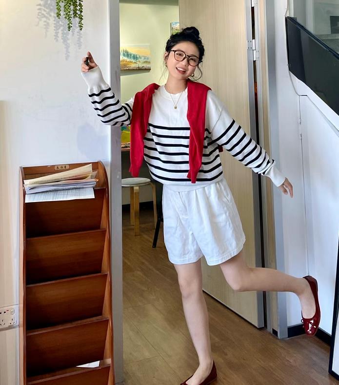 早春必备针织衫温柔好看,秋冬彩色条纹针织衫怎么搭配