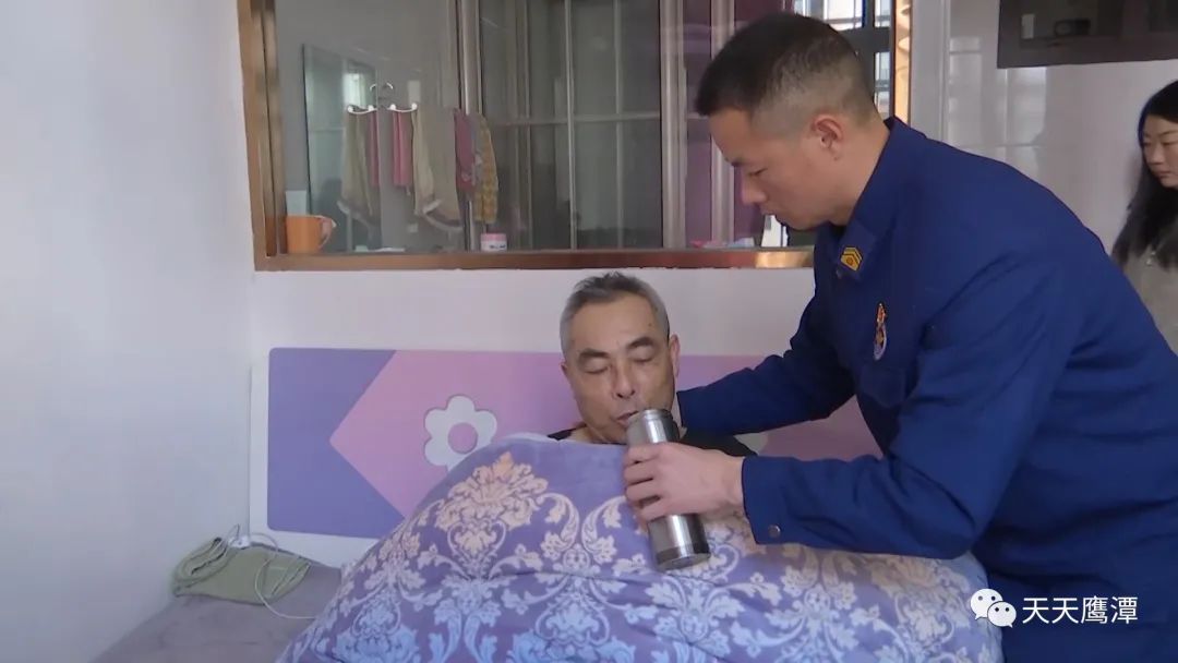 父亲生病交180万医药费,父亲为了十万元放弃治疗