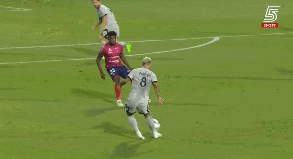 法甲梅西助攻迪马利亚,法甲梅西任意球破门