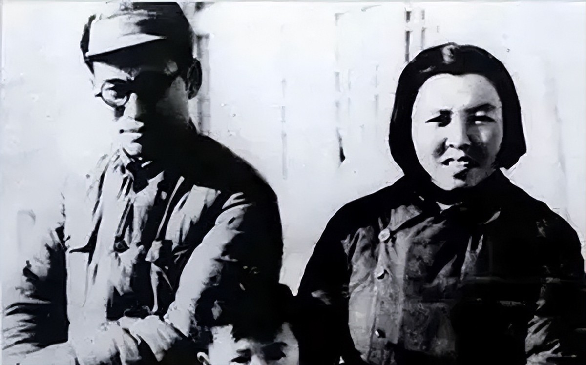 71年周总理让高岗妻子在图书馆工作，毛主席不同意：必须到教育部