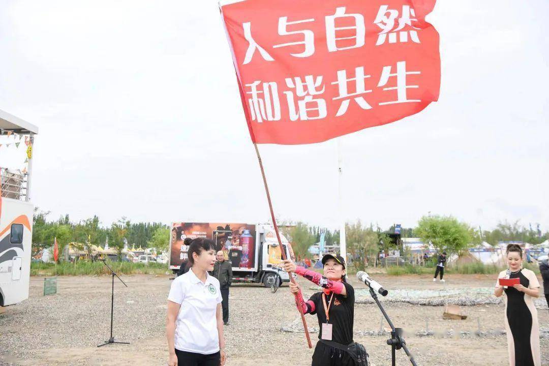 “环塔故事会”公益活动，和田孩子提前过“六·一”