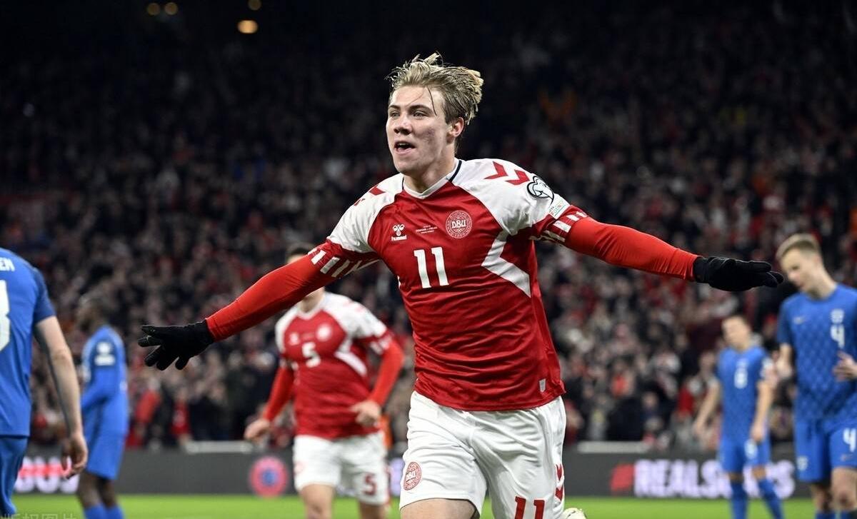 小哈兰德破门,小哈兰德任意球