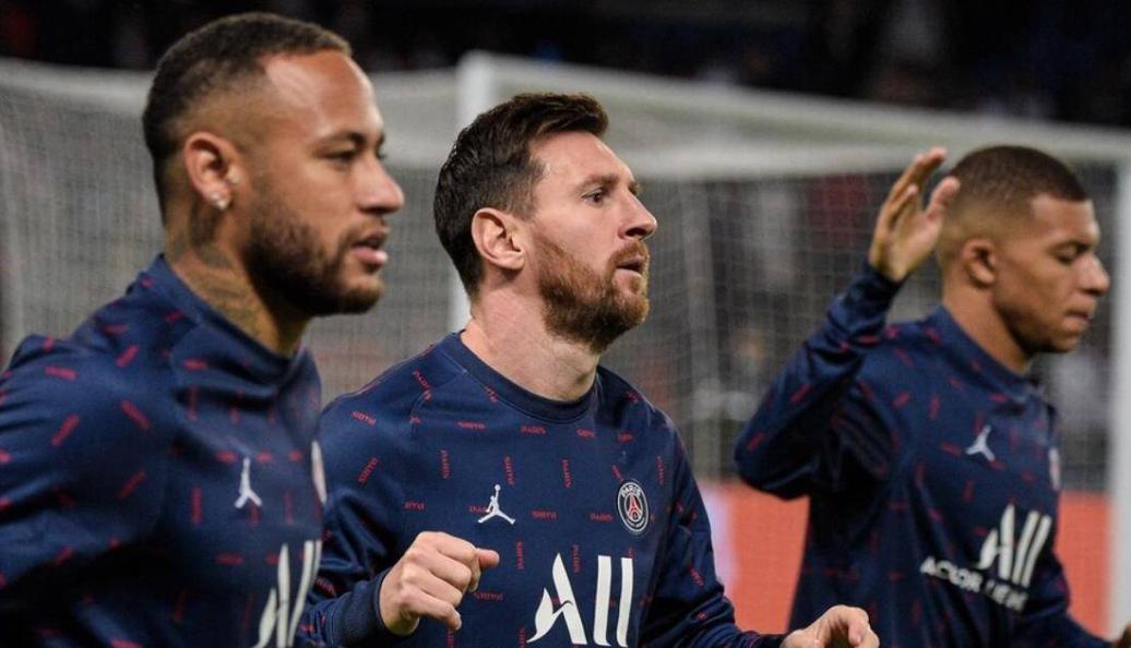 阿扎尔离队,阿扎尔离开皇马以后讨论梅西