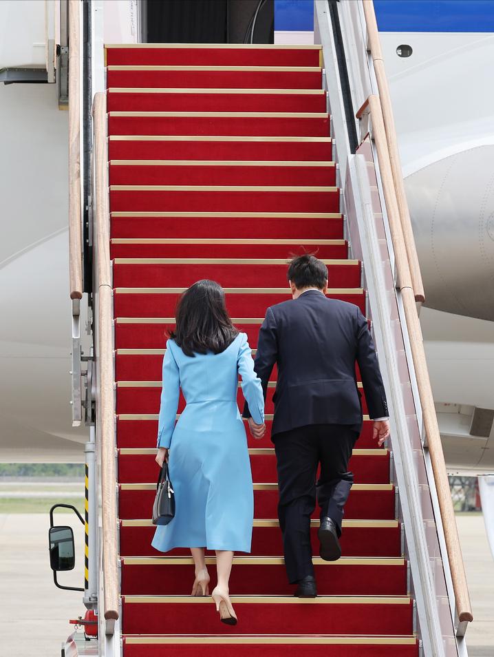 韩国第一夫人访问西班牙,韩国第一夫人访美服装秀