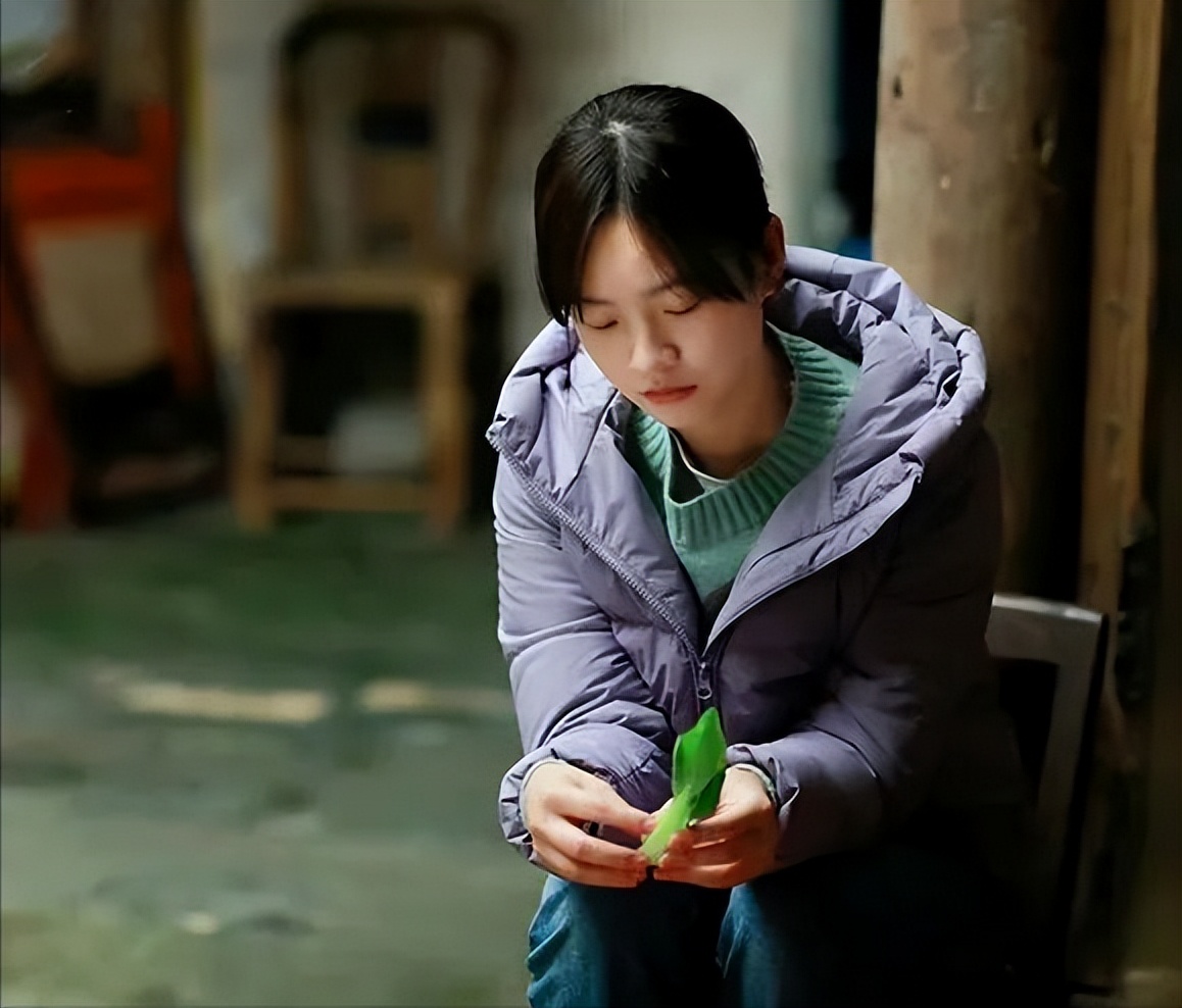 看了这个最苦女孩，我决定不再养一个“懂事”的女儿