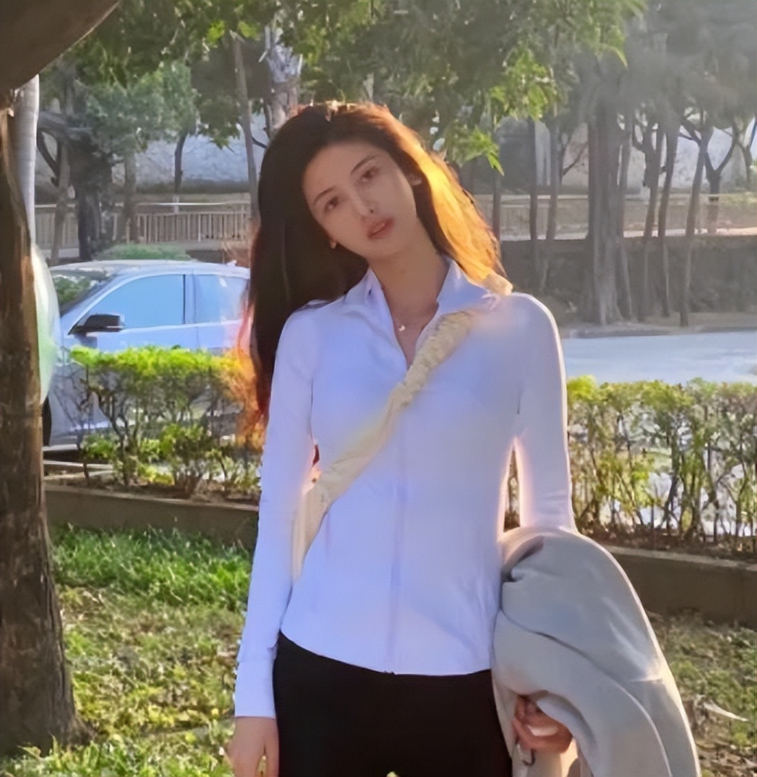 孔汝淳服装,孔汝淳穿着