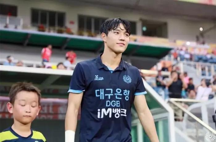 小狼狗身材腹肌,小狼狗霸气腹肌