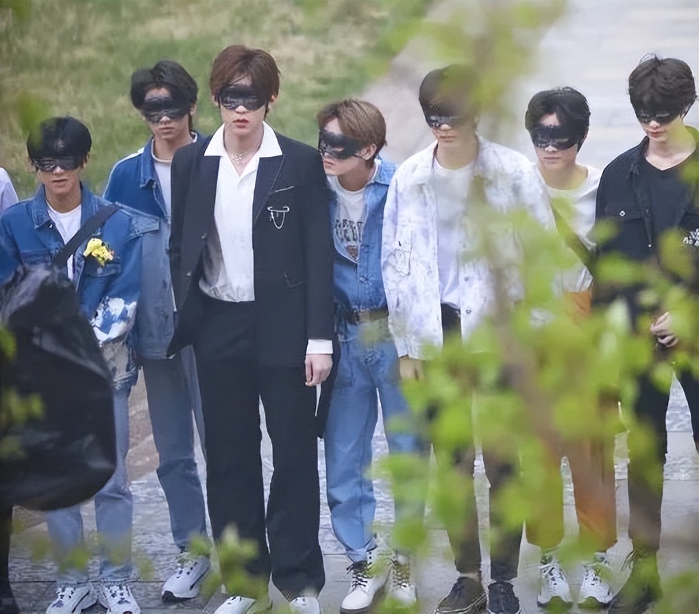 艺人经纪第一股乐华娱乐上市,乐华娱乐上市股份