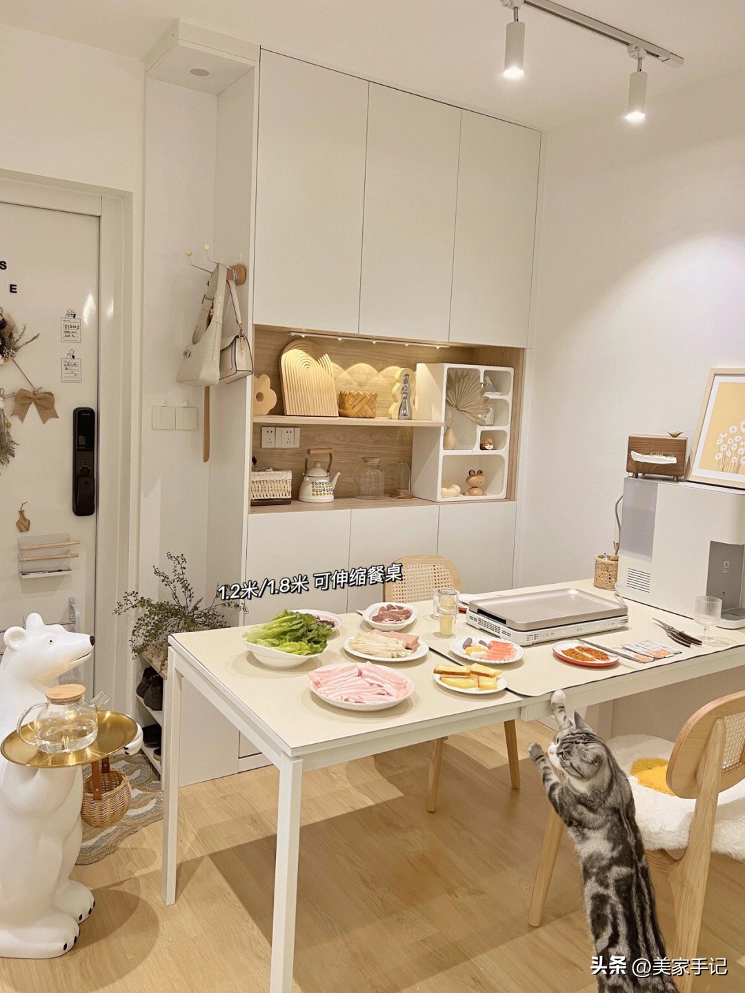 墙面只刷乳胶漆的装修风格,墙壁不刷乳胶漆做什么看着不单调