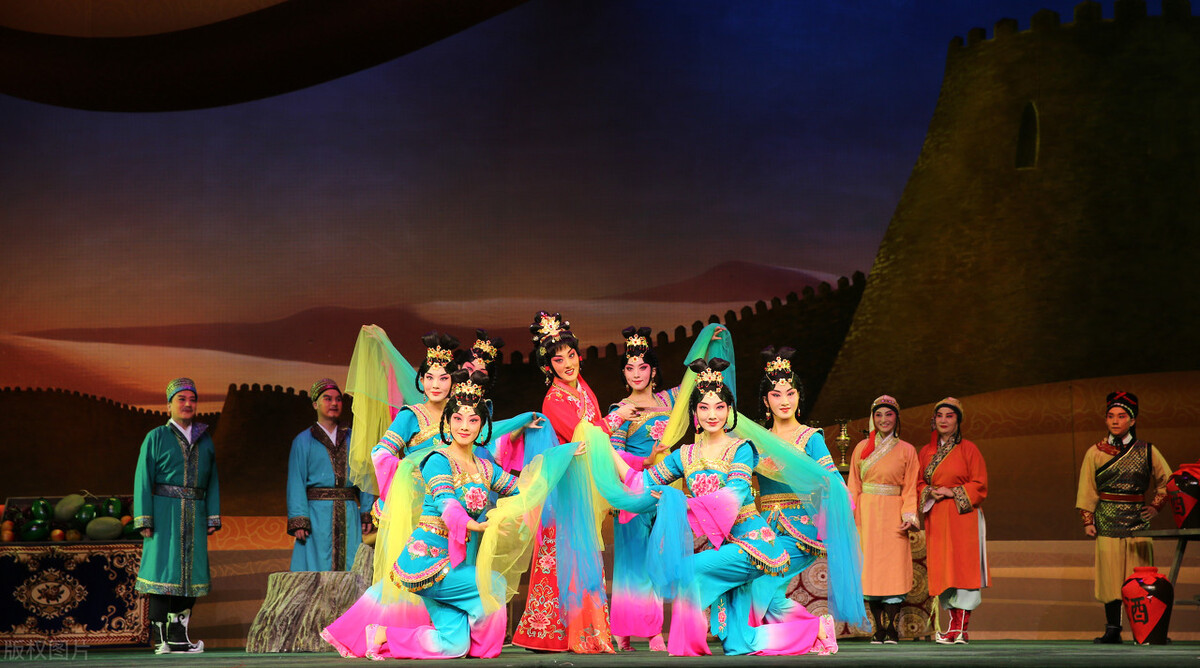 常向银鹰借鸿翼，为有乡音丝路生