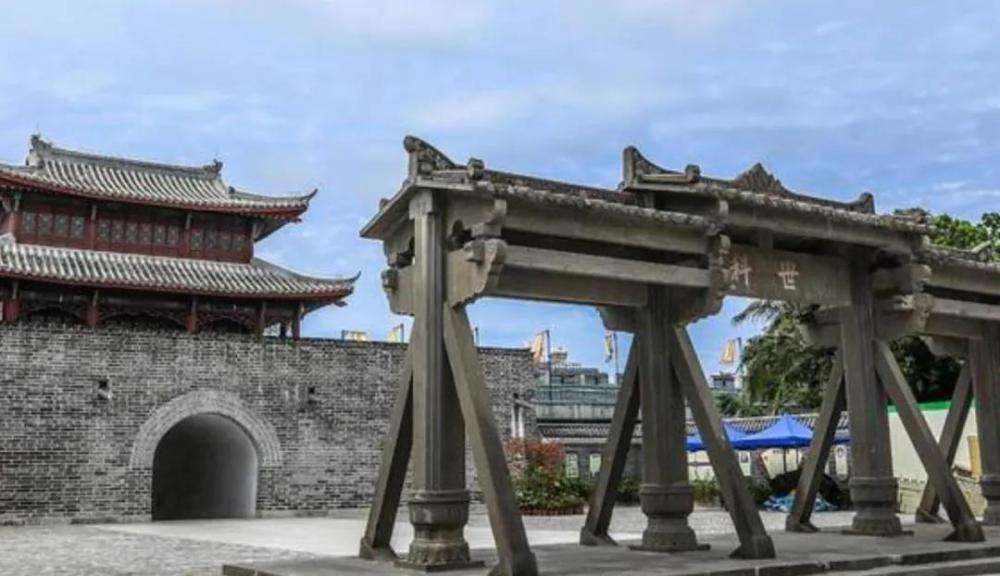 三亚值得读的书籍,了解三亚旅游攻略