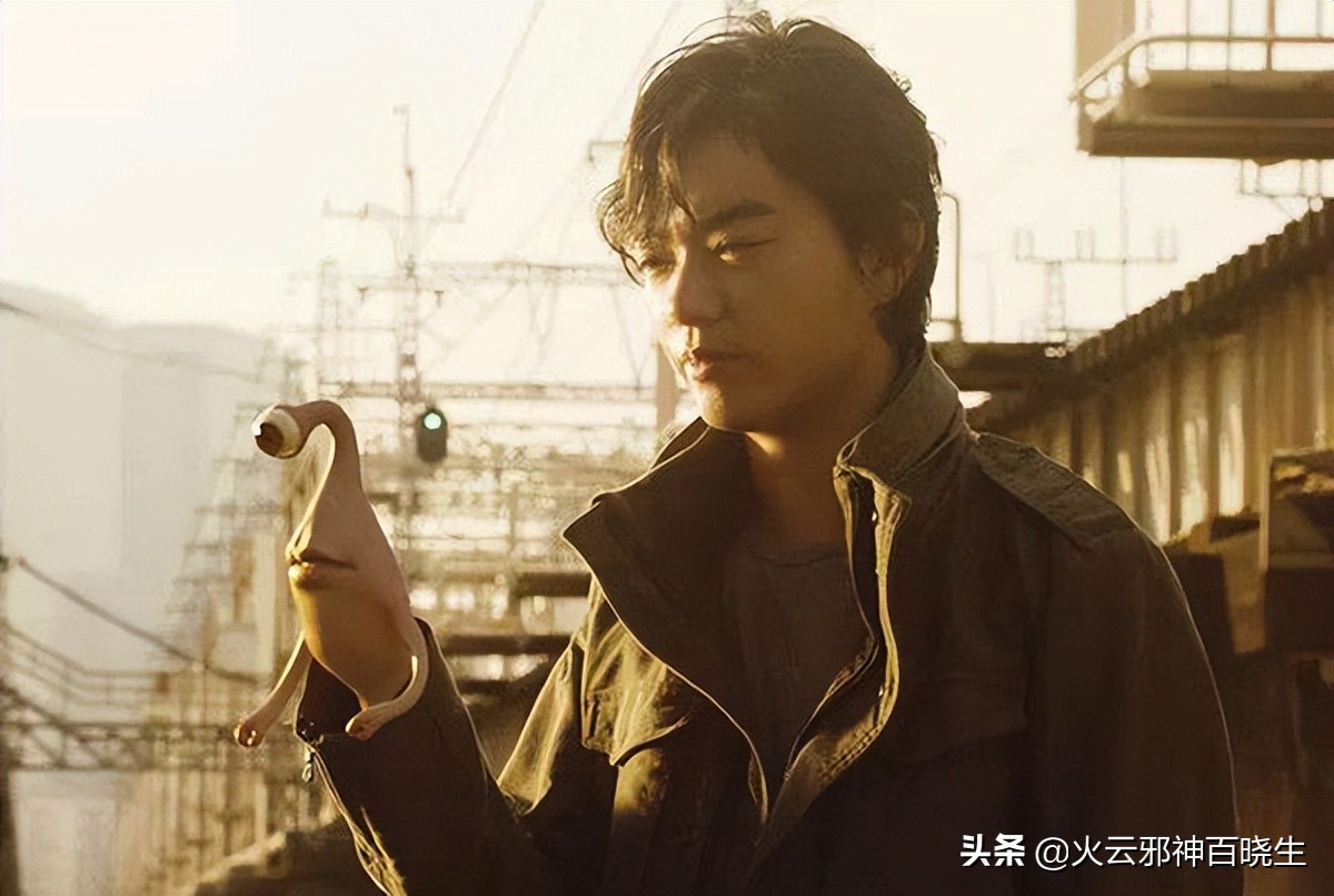 寄生兽从头到尾都不是人类的对手,寄生兽几秒就可占据人类的身体