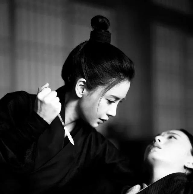 Baby演技登峰造极，一剑击杀贴身丫鬟，柳莹这个角色竟被她演活了