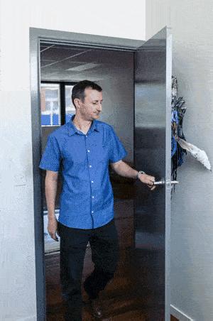 老鼠贴粘掉老鼠几个毛会死吗,老鼠贴粘到老鼠跑掉以后会死吗