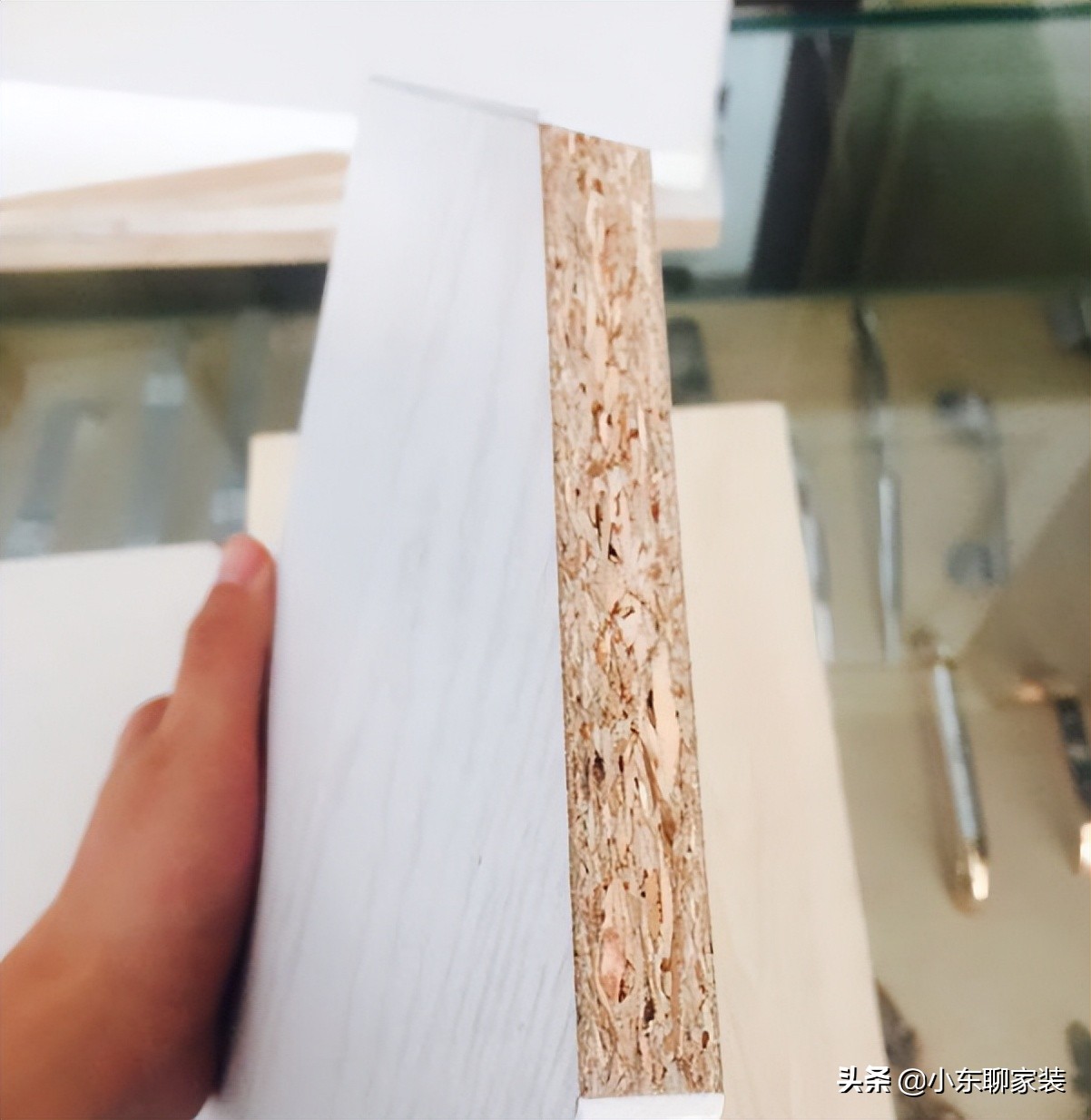 全屋定制好还是木工打柜子好,全屋定制好还是木工打柜子好些