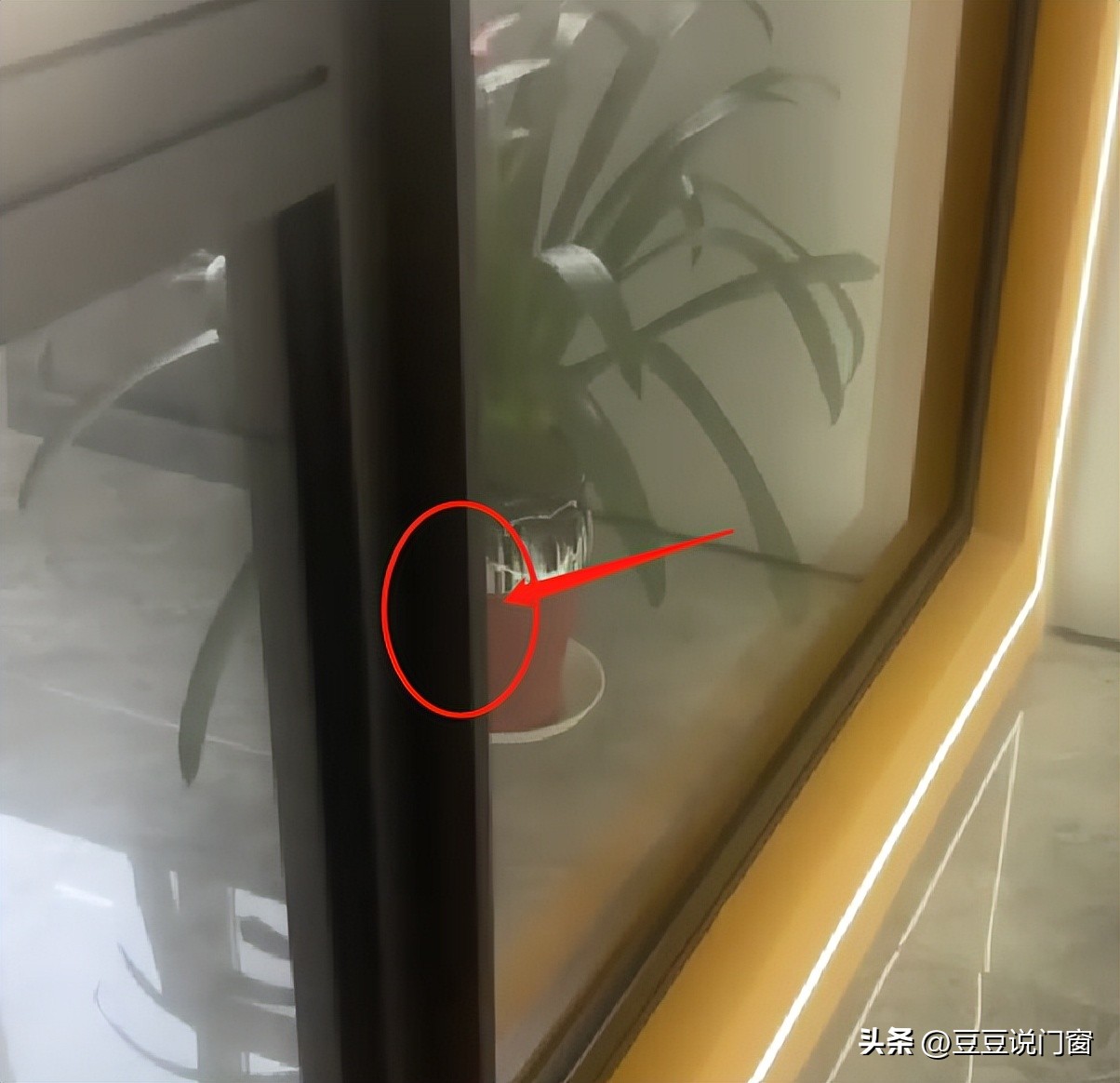 断桥铝窗户大玻璃好还是小玻璃好,断桥铝封阳台选什么玻璃最好