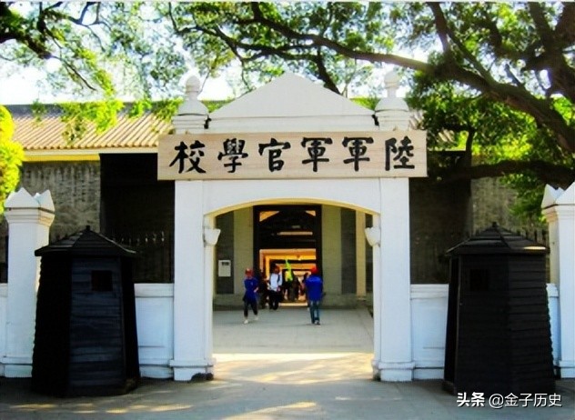 谁来当新四军参谋长？叶挺和项英提名4人，主席却选了另外一人