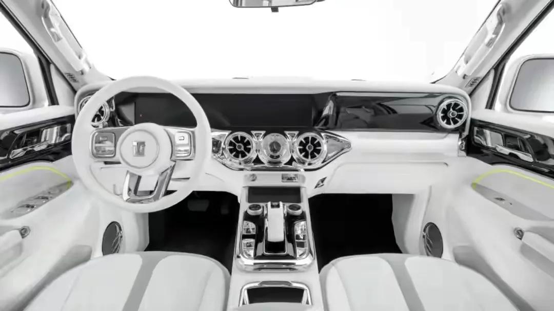 长城坦克300赛博版发布，售价30.80万元，对标吉普牧马人